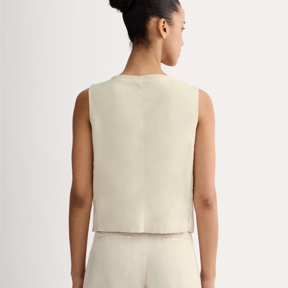 Everlane The Vest in Stretch Linen Cream 2 - Picture 5 of 8